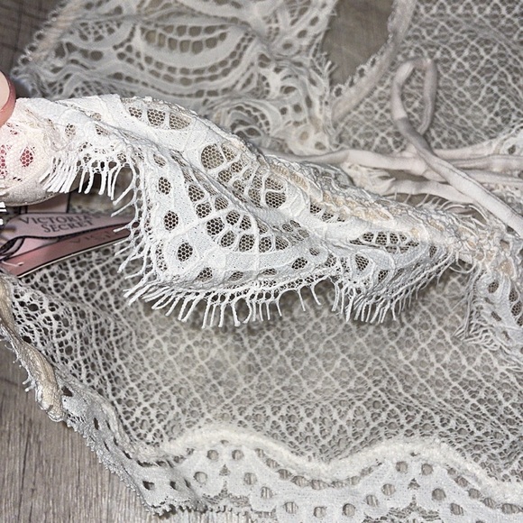 NWT Off white lace bralette - Picture 3 of 4